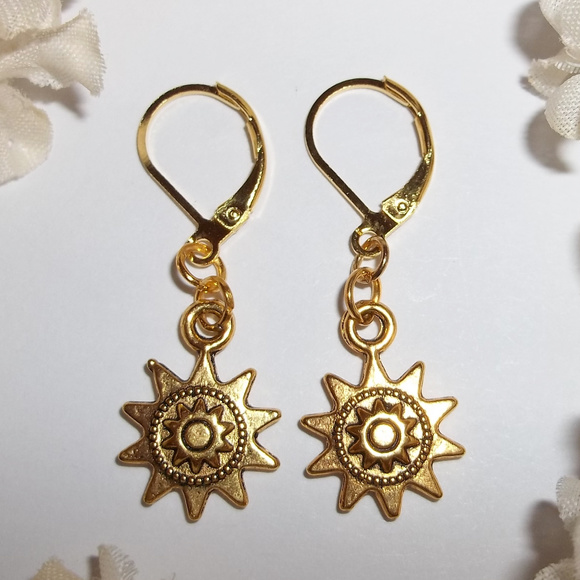 wvluckygirl Jewelry - Earring Gold Sunburst Everyday Casual Jewelry 3693